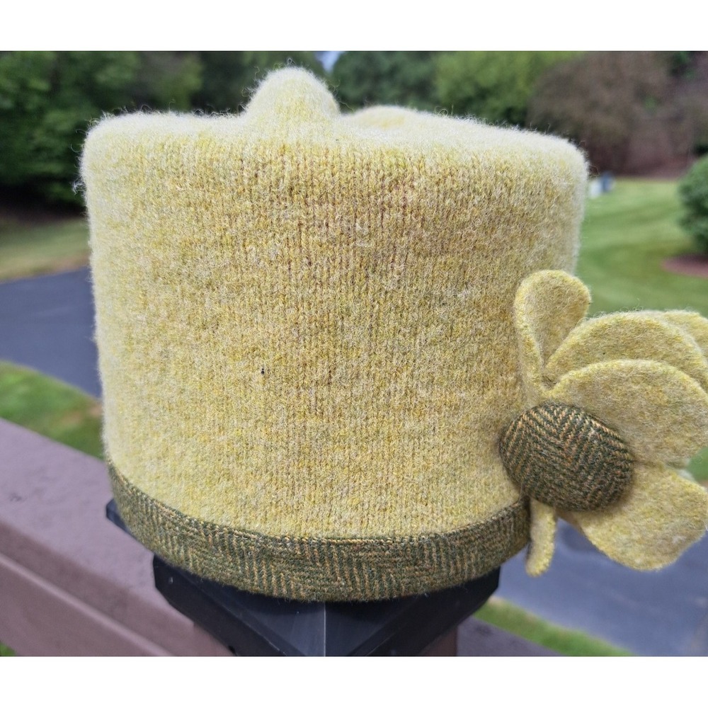 Aine Women's Olive Green 100 %‎ Merino Wool Hat Made Ireland  One Size